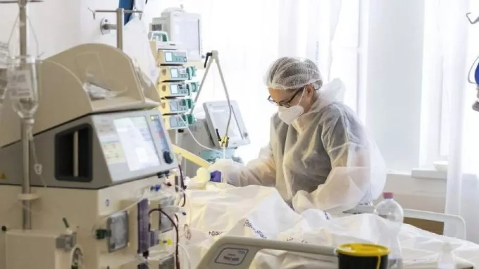 Ασθενής έκλεισε δύο φορές τον αναπνευστήρα της διπλανής γιατί την ενοχλούσε ο ήχος