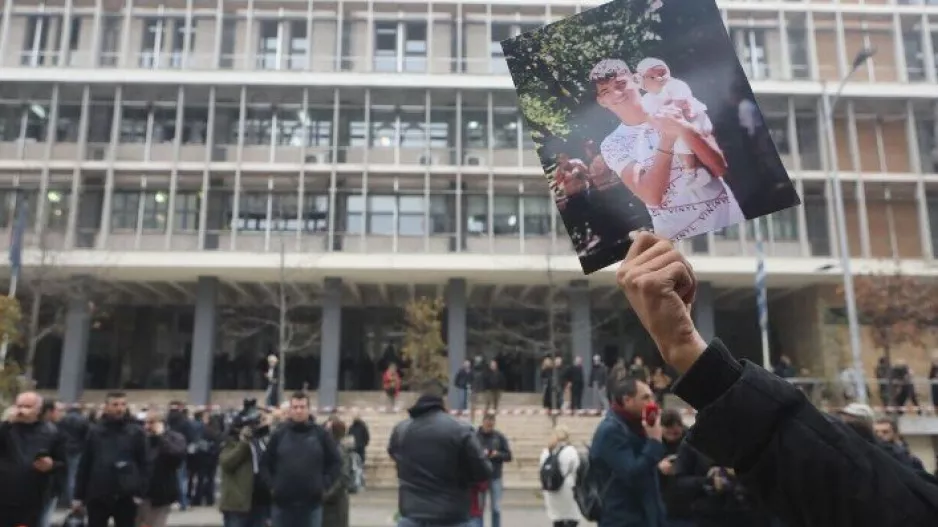 Αναβαθμίζεται η κατηγορία σε βάρος του αστυνομικού μετά το θάνατο του 16χρονου