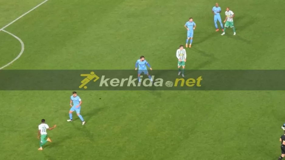 Αντίδραση... με τριπλή κίνηση! 