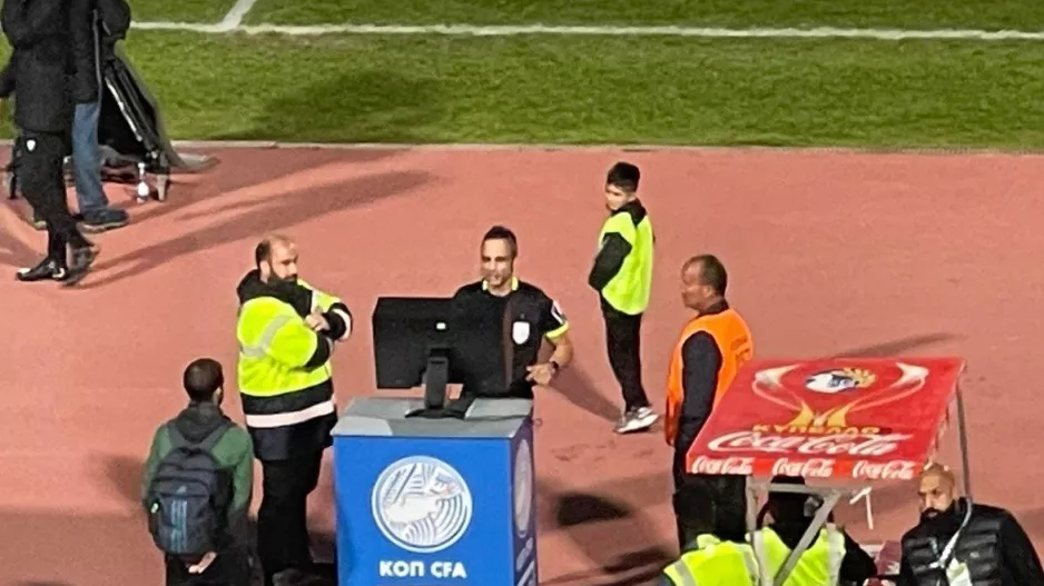 Πέναλτι μέσω... On field review 