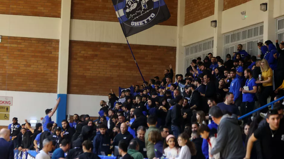 H βραδιά έκλεισε με... "Χώμα που περπάτησα" (βίντεο kerkida)