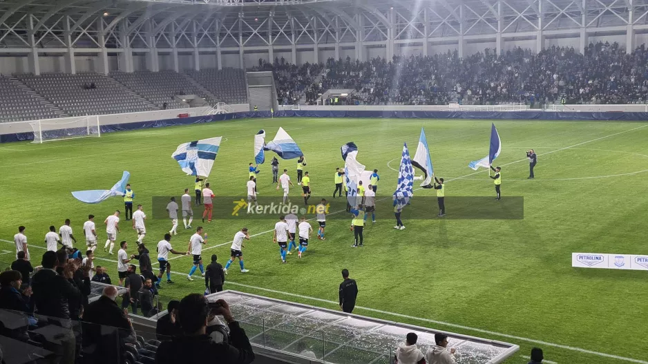 Η πρώτη είσοδος εν μέσω αποθέωσης! (φώτος)