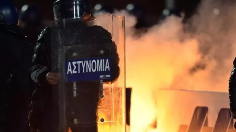 7 ομάδες/Απαγόρευση!