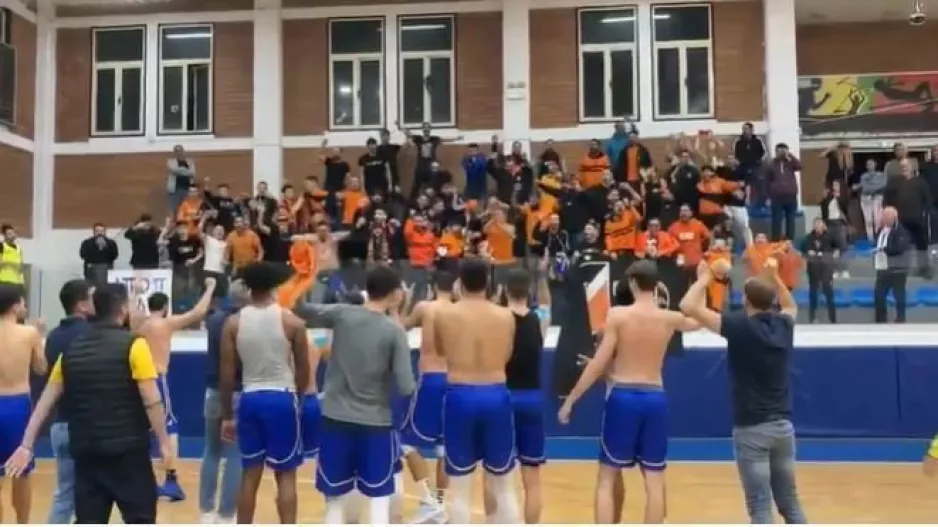 "Πάρτι" με τους ΑΠΟΕΛίστες μετά το 7/7! (βίντεο)