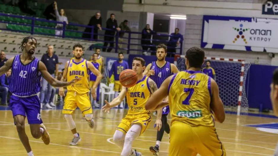 ΑΠΟΕΛ και Κεραυνός ισοβαθμούν στην πρώτη θέση του πίνακα!