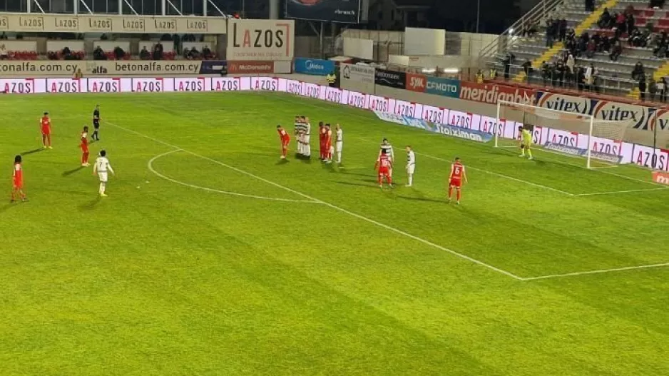 “Πλήγωσε” την Ομόνοια με απευθείας εκτέλεση φάουλ ο Τιάγκο