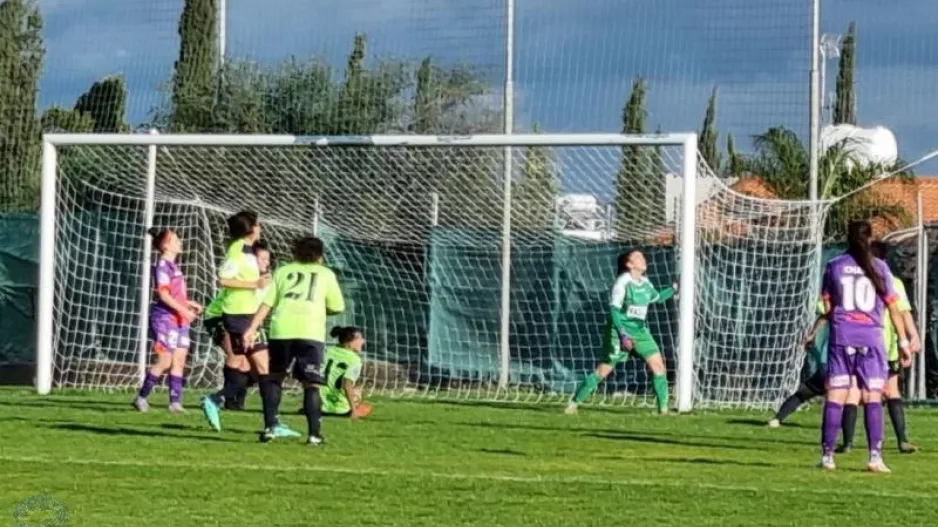 Νίκες για Apollon Ladies, Λευκοθέα και Ομόνοια
