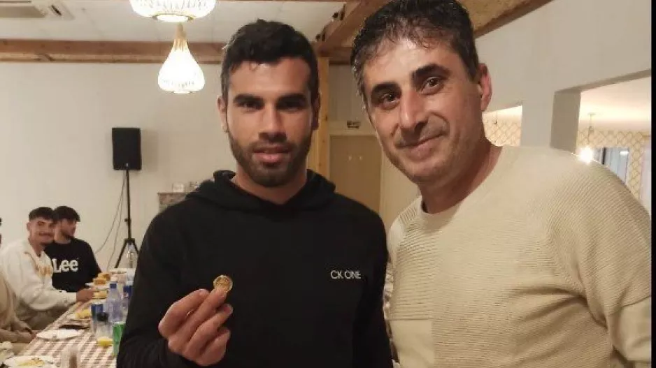 Koπή Βασιλόπιτας με... τυχερό Χούτρη (φώτος)