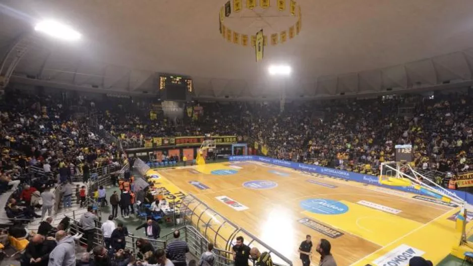 Φίλος του Άρη από τη Γερμανία προσφέρει δύο εισιτήρια διαρκείας σε άνεργους και φοιτητές