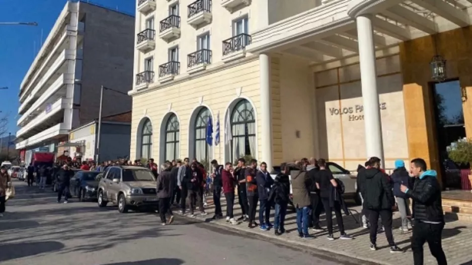 Ολυμπιακός: "Κοσμοσυρροή" από νωρίς για ένα εισιτήριο στον Βόλο