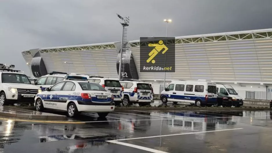 ΑΕΛ-Απόλλων με ισχυρή παρουσία της Αστυνομίας (φώτος)