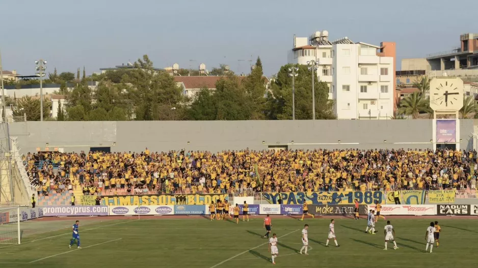 Θύρα 3 κατά της απαγόρευσης μετακίνησης/"Οι φωστήρες αυτού του τόπου..."