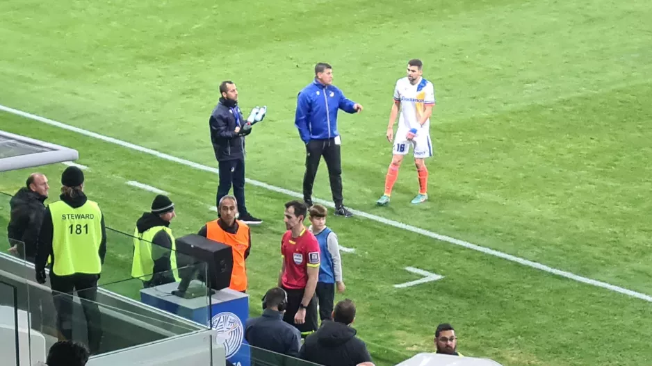 Στο Onfield review για πέναλτι, δεν άλλαξε απόφαση