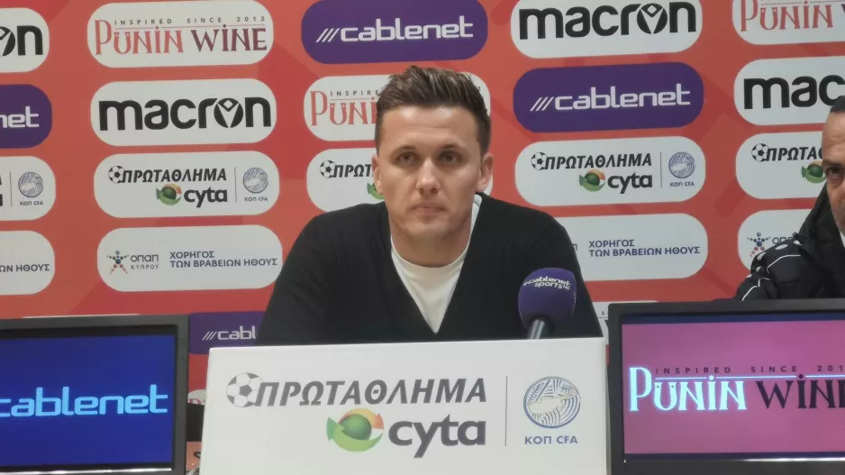 "Με στεναχωρεί όταν κάποιες ομάδες χωρίς να κάνουν τις ευκαιρίες μας παίρνουν τους βαθμούς"
