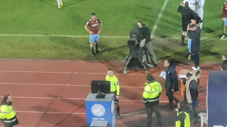 Xέρι, Οn-Field Review, πέναλτι και... 0-2