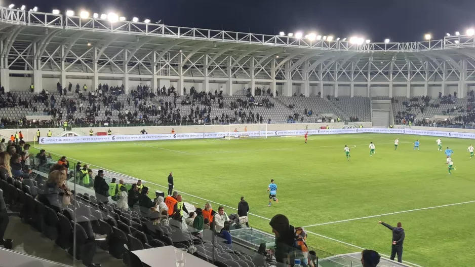 Αντίδραση από ΘΥΡΑ 1 στο 85ο λεπτό