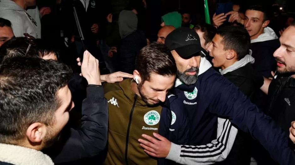 Αποθέωση και μήνυμα από τον κόσμο: «Διπλό στην Φιλαδέλφεια, Παναθηναϊκέ»