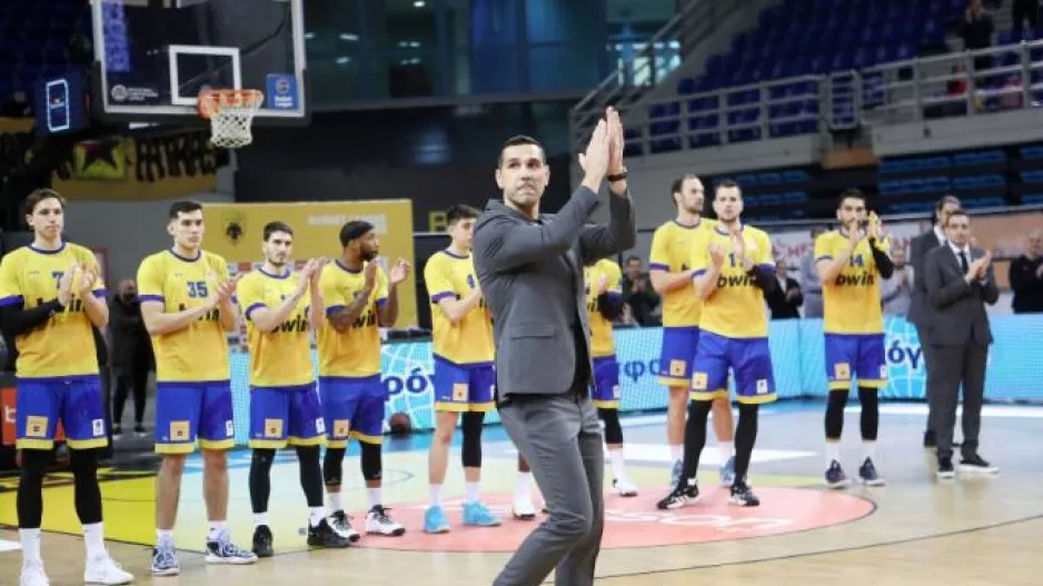 "Ευχαριστώ την ΑΕΚ, σημαίνει πολλά το ότι έκλεισα την καριέρα μου εδώ"
