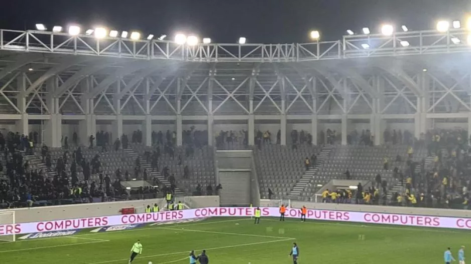 Ποινή απαγόρευσης μετακίνησης φιλάθλων σε ΑΕΛ και Απόλλωνα