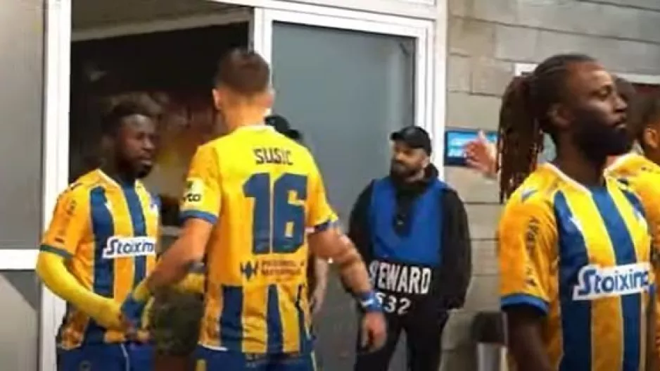 ΑΠΟΕΛ/Η... άλλη κάμερα με Ακρίτα