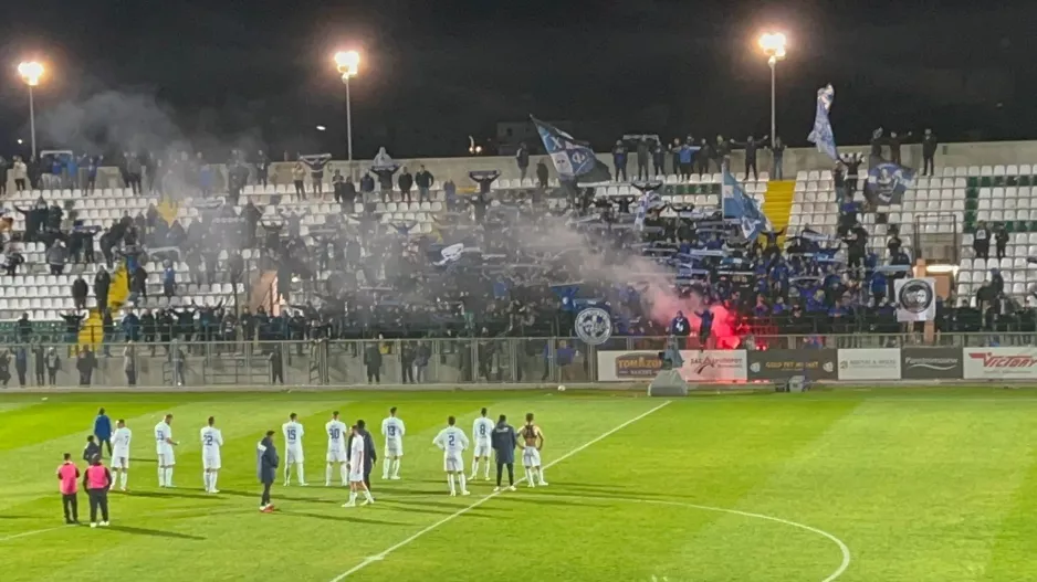(ΒΙΝΤΕΟ) ΜΑΧΗΤΕΣ με παίκτες μετά το τέλος του αγώνα 