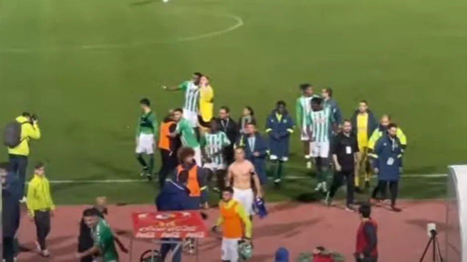 Ζεστό χειροκρότημα στο φινάλε για την πρώτη του 2023 (βίντεο)