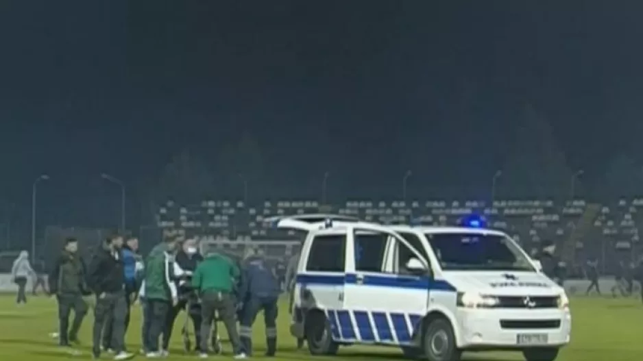 Λεβαδειακός - Παναθηναϊκός: Σκηνές χάους, λιποθυμίες φιλάθλων μετά από νέα ρίψη δακρυγόνων