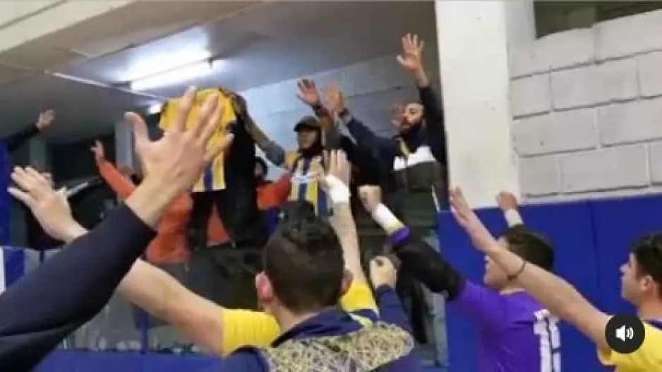 "Για τ' αδέλφια όλα" στο Λευκόθεο αφιερωμένο στον κ. Πετρή! (βίντεο)