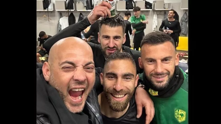 "Τρέλα" Λευκαρίτη στα αποδυτήρια με τους παίκτες!