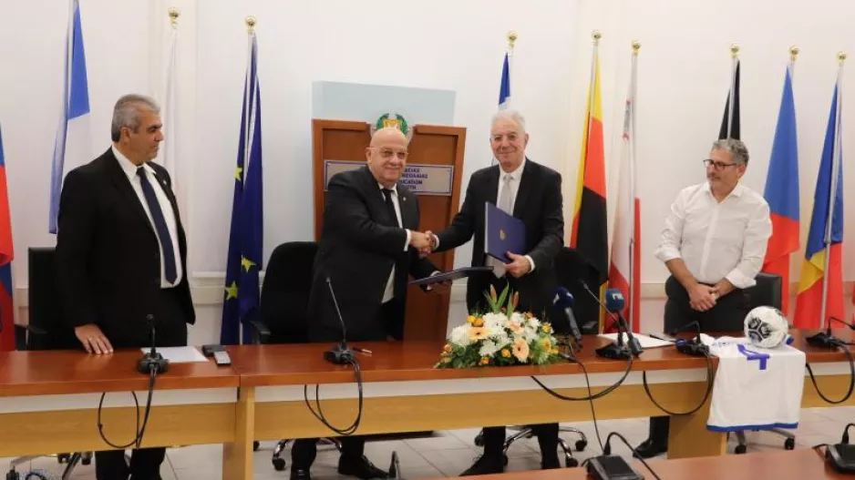 ΚΟΠ και ΥΠΑΝ υπέγραψαν μνημόνιο συνεργασίας για το ποδόσφαιρο στα Δημοτικά Σχολεία
