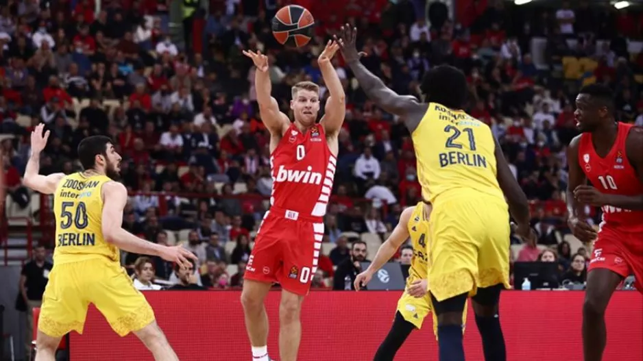 Άλμπα Βερολίνου-Ολυμπιακός: Προσέχει και συνεχίζει άνετα πρωτοπόρος