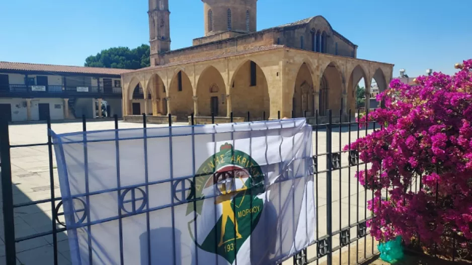 "Με τη δύναμη της ιστορίας"