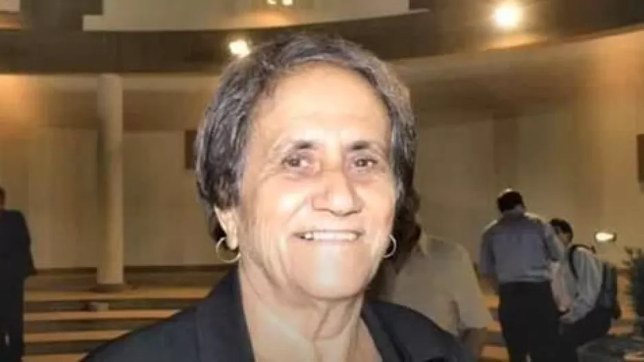 Είπα σου χτενίστου λλίο