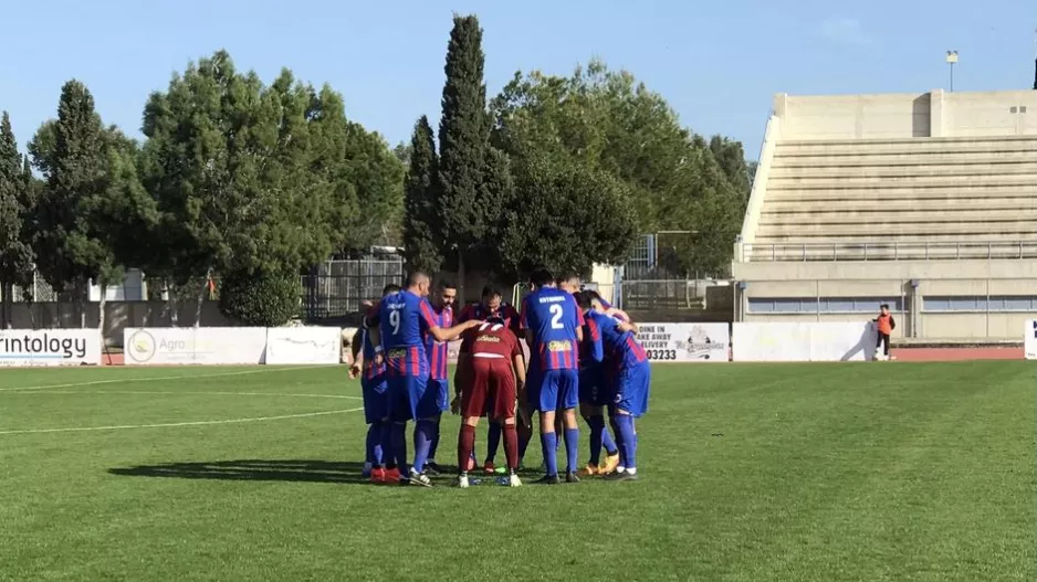 Πρωτοπόρος μεν... ασφυκτικές αποστάσεις δε
