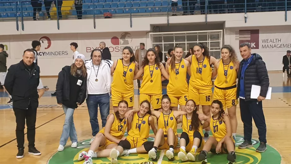 Παγκύπριες Πρωταθλήτριες τα κορίτσια του Λυκείου Κύκκου Β΄ 