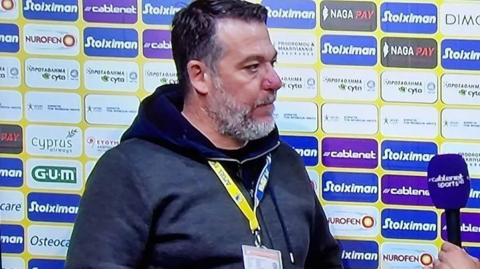 Είπε πολλά ο Πετεβίνος: "Είναι ακόμα στα αποδυτήρια, περίεργο γιατί βιάζονταν να φύγουν"