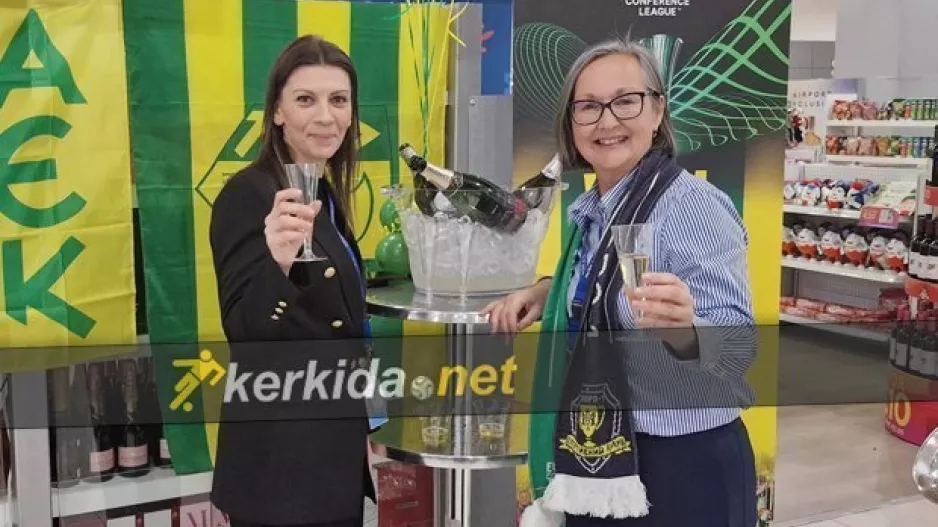 Κατερίνα και Toni ετοίμασαν... σαμπάνιες για την ΑΕΚ!