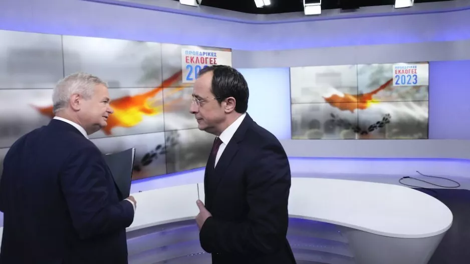 Πόλεμος επιτελείων για Συναγερμικούς ψήφους 