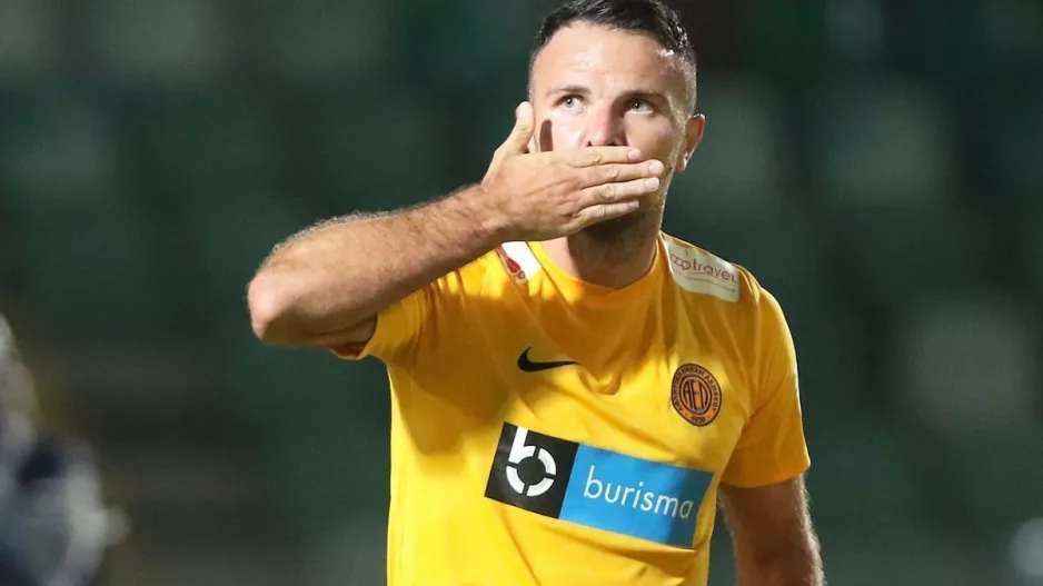 Ξεχωρίζει... ο Adnan Aganović