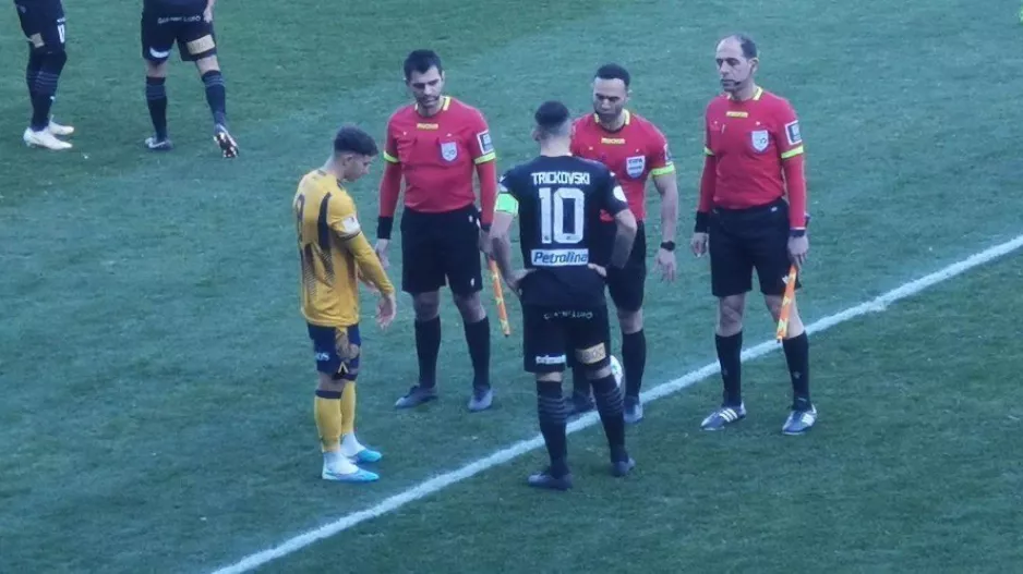 Συμπατριώτες... αρχηγοί!