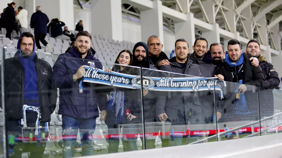 (Φωτορεπορτάζ) Ο κόσμος στο Απόλλων - Καρμιώτισσα