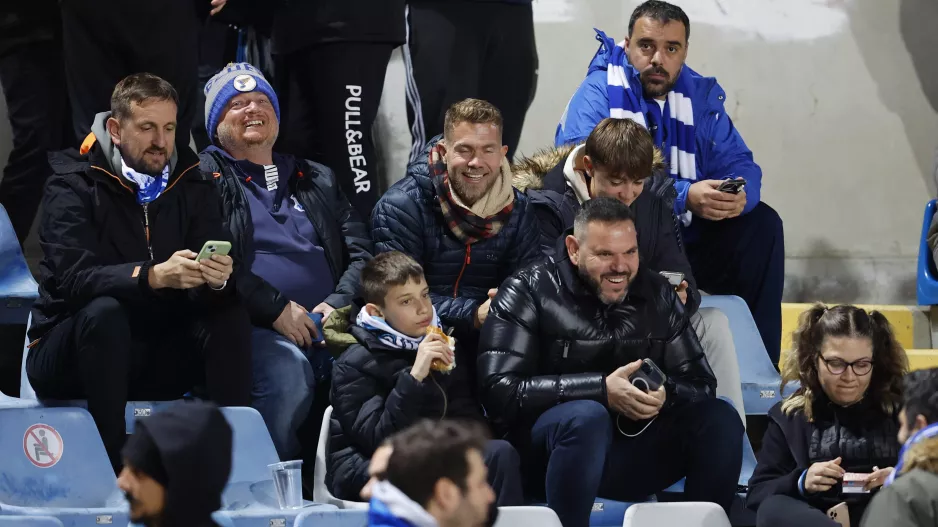 Χαμόγελα στην κερκίδα/Απόλλων