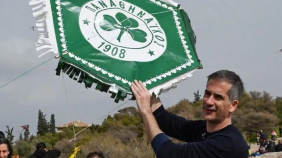 Ο Δήμαρχος Αθηναίων πέταξε χαρταετό του Παναθηναϊκού