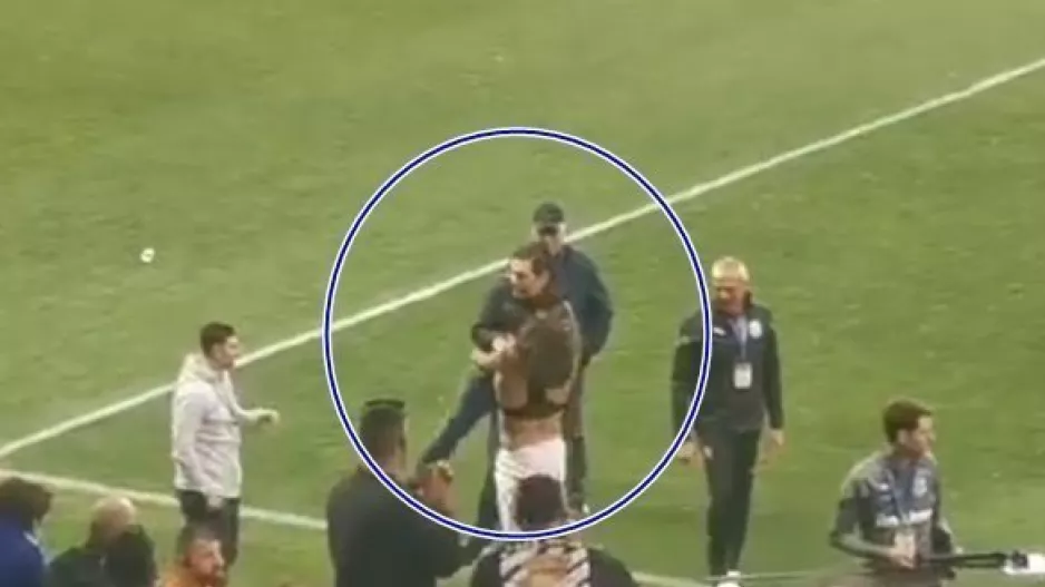 Σκηνικό... με Ουάρντα και Φανούριο (βίντεο)