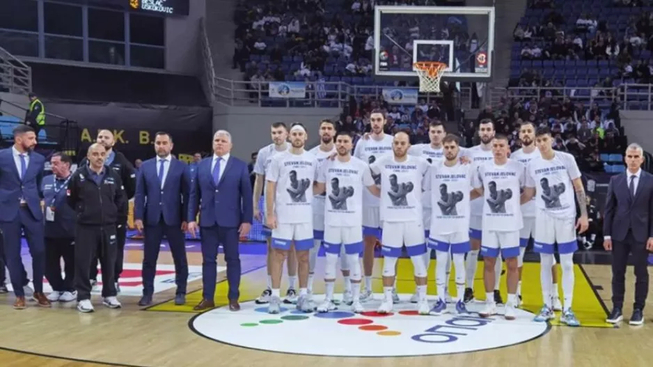 Τίμησαν τη μνήμη του Γέλοβατς οι παίκτες Ελλάδας και Σερβίας