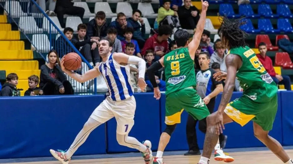 Συγχαρητήρια στον “Παγκόσμιο” Σανάτζε/Τα είπαν φιλικά ΑΕΚ και ΑΝΟΡΘΩΣΗ