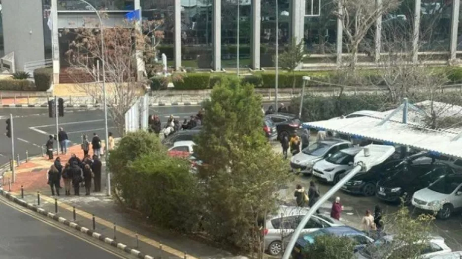 Μεγάλη αναστάτωση στη Λευκωσία από το σεισμό - Βγήκε έξω ο κόσμος