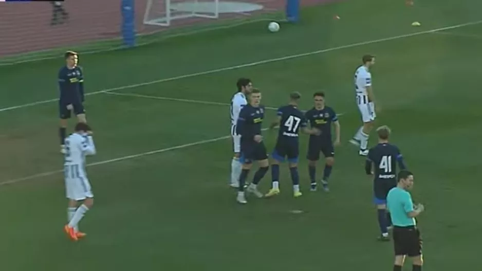 Νίκησε 2-1 την Μura