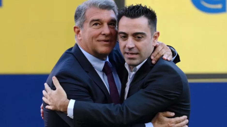 Λαπόρτα: «Πρέπει να ανανεώσει ο Τσάβι»