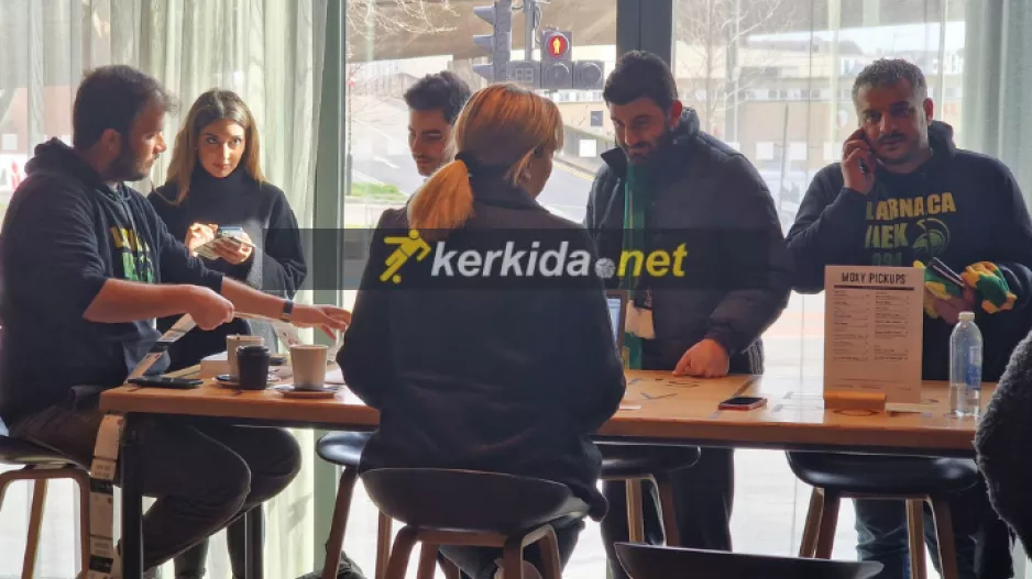 Στο... ξενοδοχείο για τα εισιτήρια οι ΑΕΚτζήδες (φώτος)